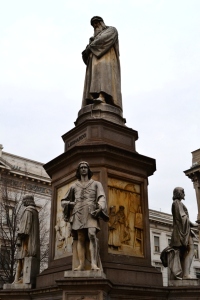 Nadia Mikushova. The monument to Leonardo da Vinci in Milan.
