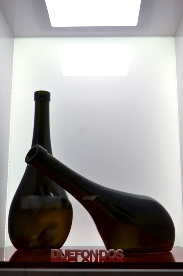 Nadia Mikushova.Bruni glass DueFondos bottles at CIBUS pavilion of EXPO Milano 2015.s