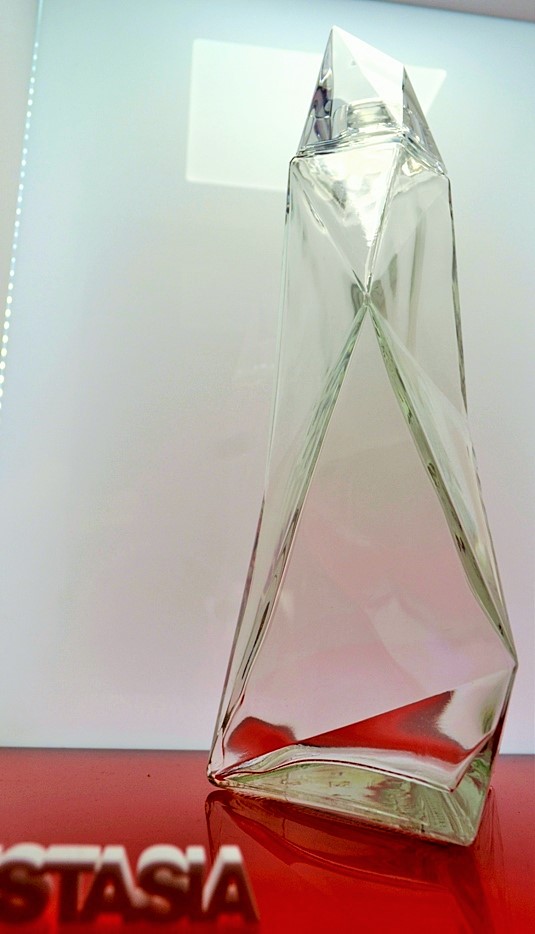 Nadia Mikushova.Bruni glass iestasia at CIBUS pavilion of EXPO Milano 2015.s